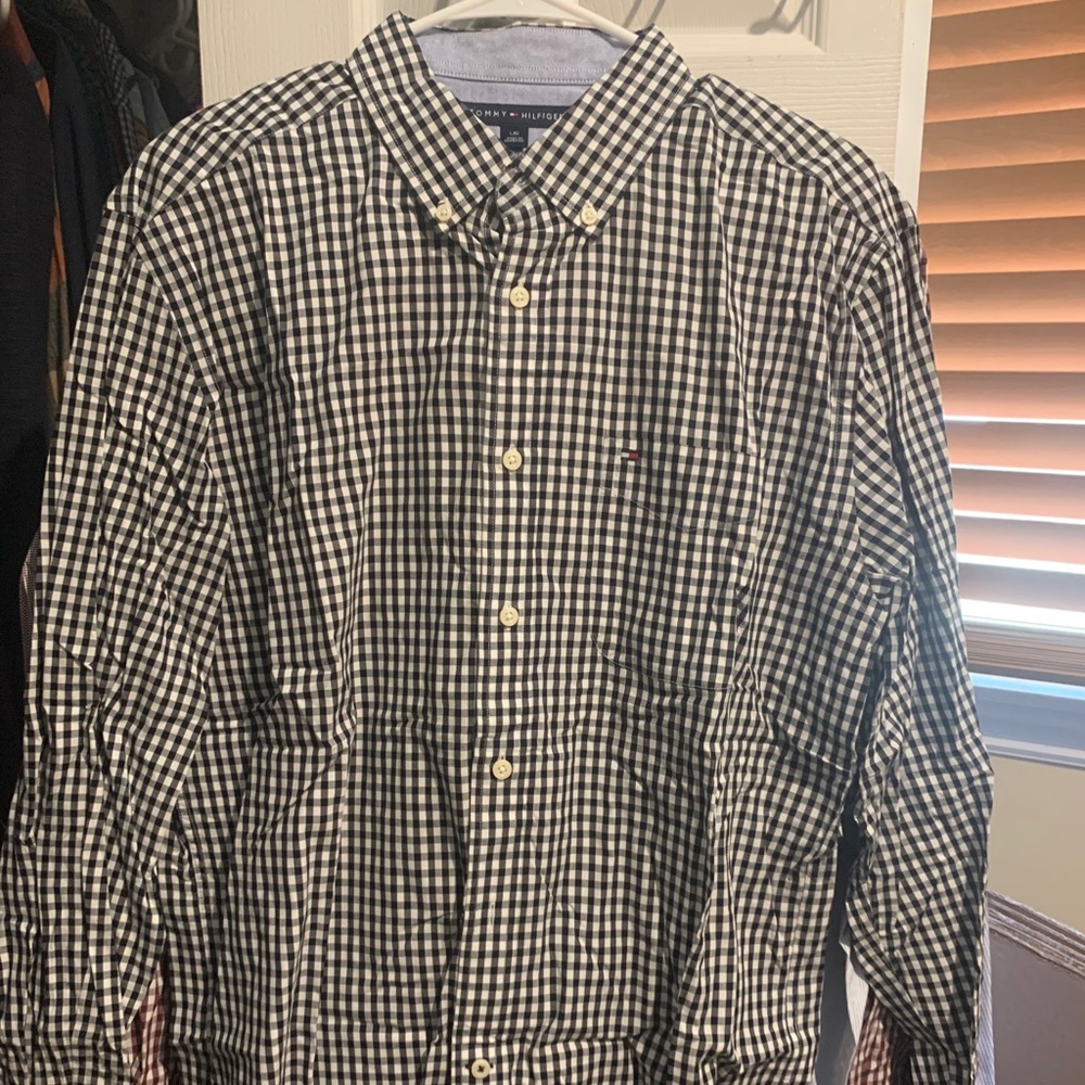 *EVERYTHING MUST GO* Tommy Hilfiger shirt size L